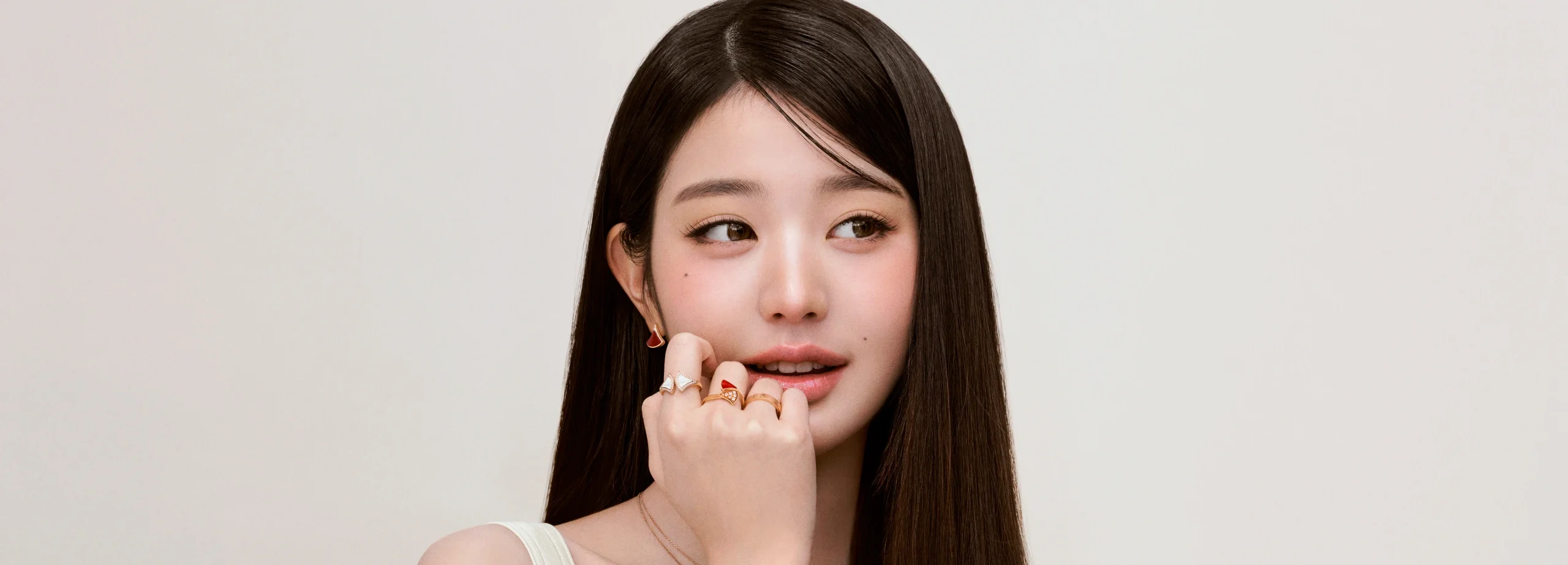 불가리 앰버서더 장원영