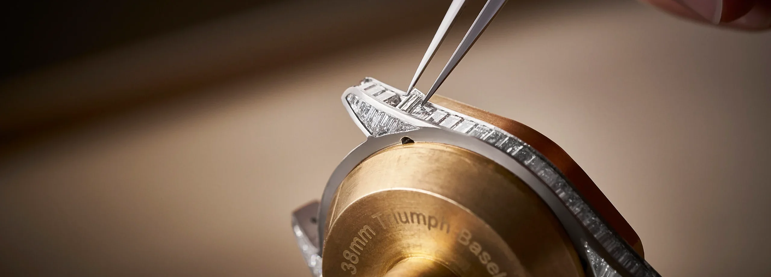 [WWG 2026] 샤넬 J12 다이아몬드 투르비용 칼리버 5 & J12 28mm 다이아몬드